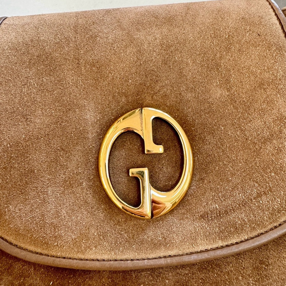 Gucci Taupe Suede Shoulder Bag with Gold Hardware - Picture 4 of 15